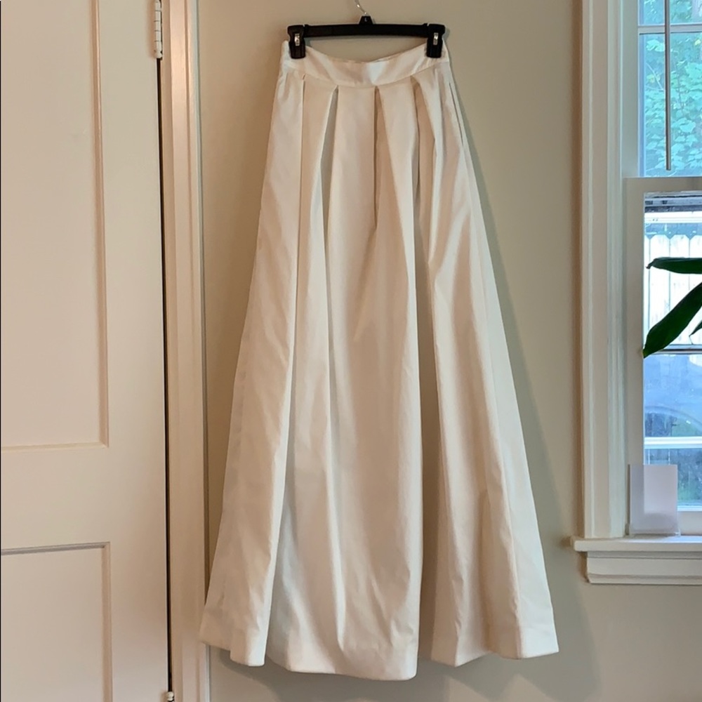 White maxi skirt